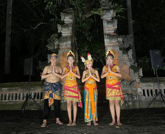 Balinese Dancers